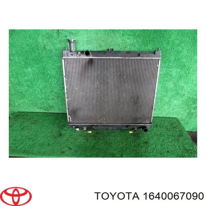 Radiador de esfriamento de motor 1640067092 Toyota