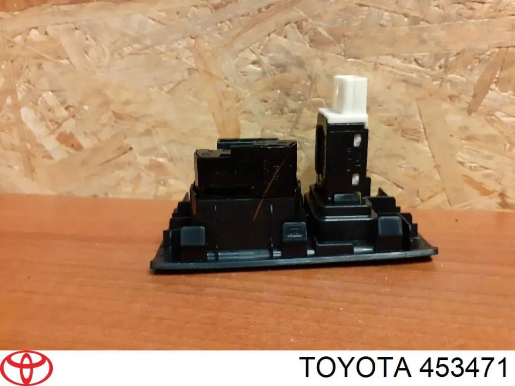 453471 Toyota 