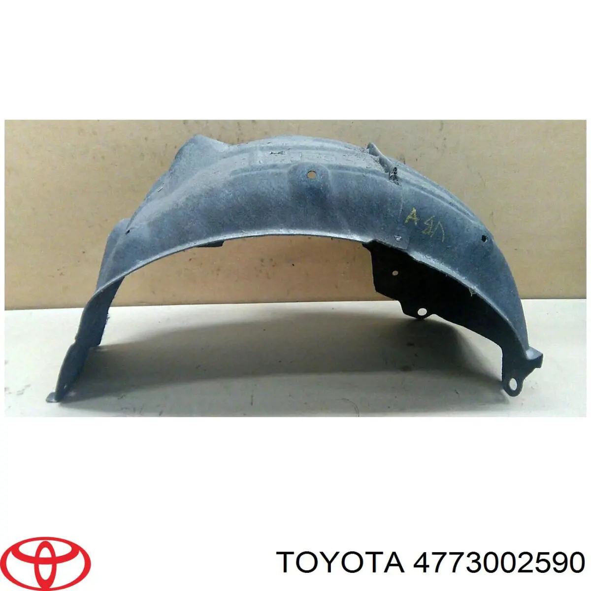 4773002590 Toyota Suporte do freio dianteiro direito