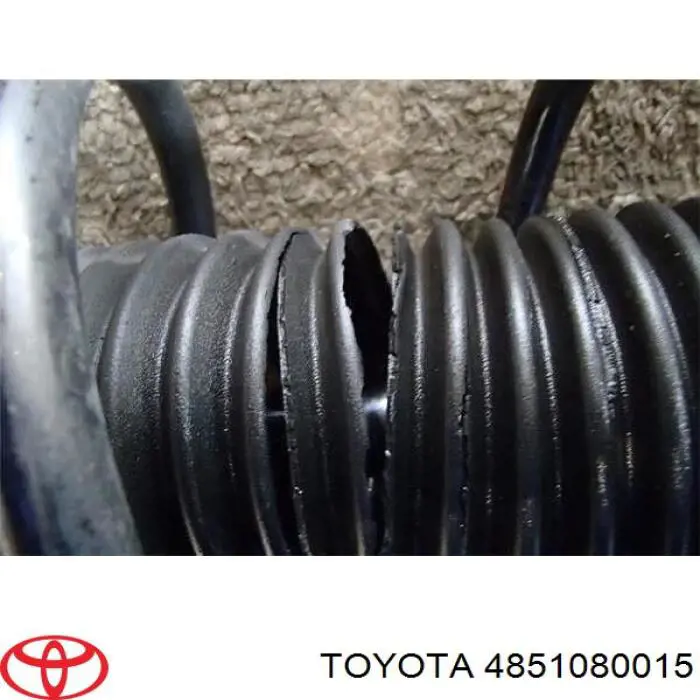 Amortecedor dianteiro direito 4851080090 Toyota