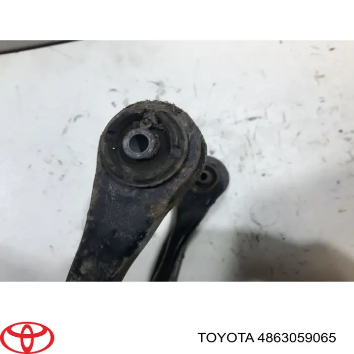 Braço oscilante superior esquerdo de suspensão dianteira Toyota 4863059065 preço, a partir de 68,87 USD