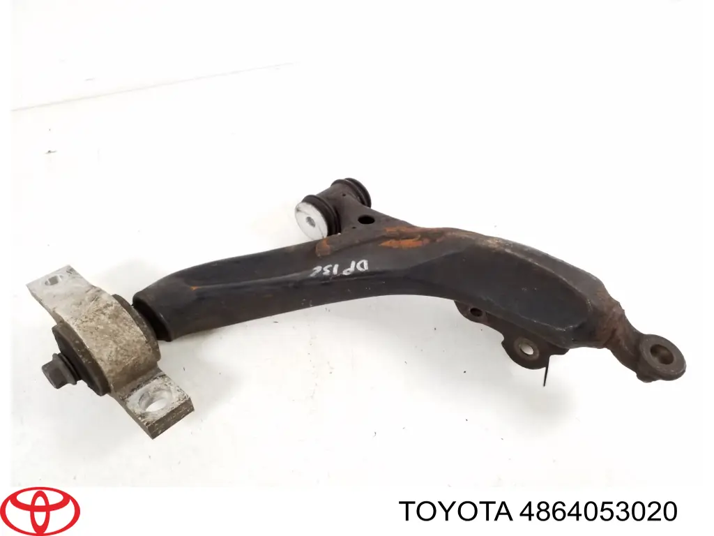 4864053020 Toyota Braço oscilante inferior esquerdo de suspensão dianteira