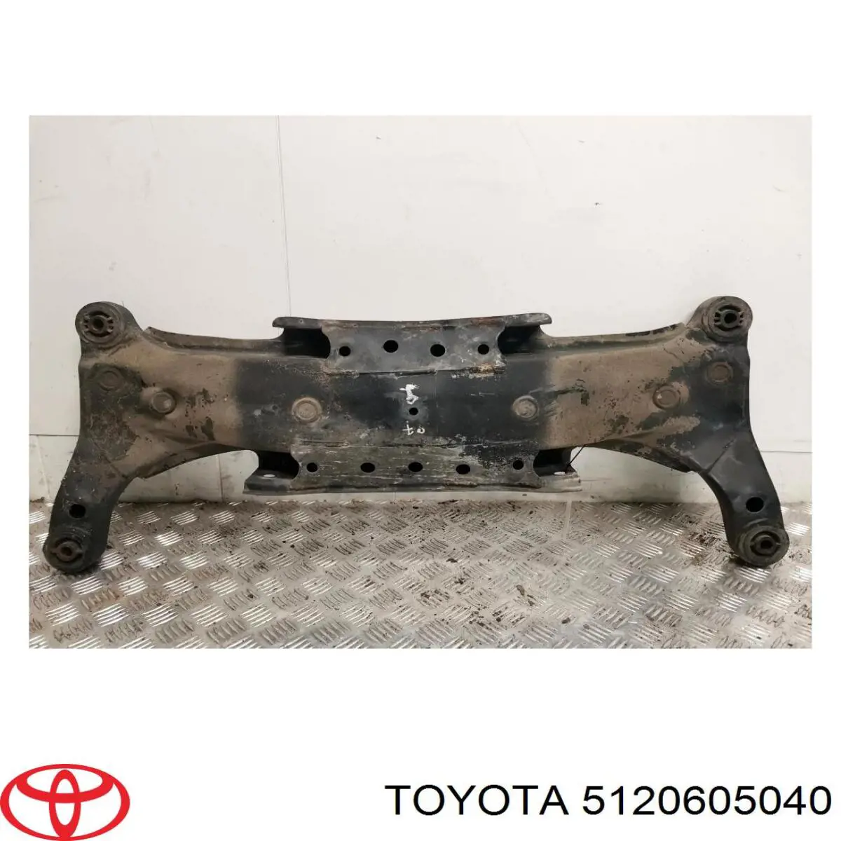 5120605040 Toyota Viga de suspensão traseira (plataforma veicular)