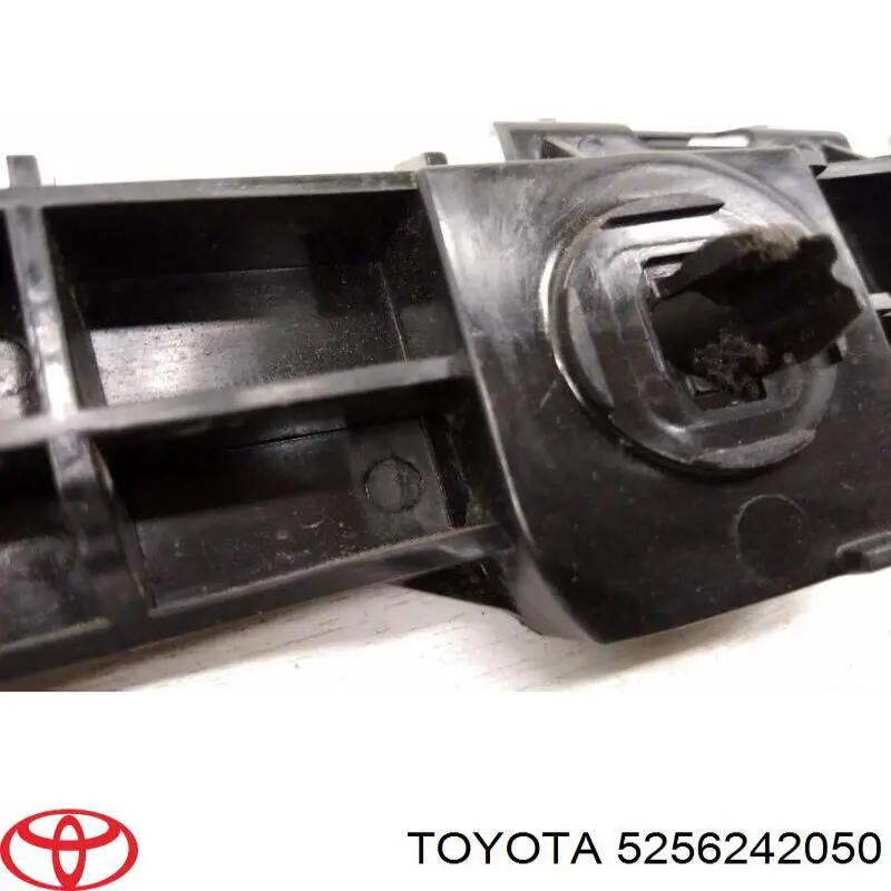 5256242050 Toyota Consola direita do pára-choque traseiro