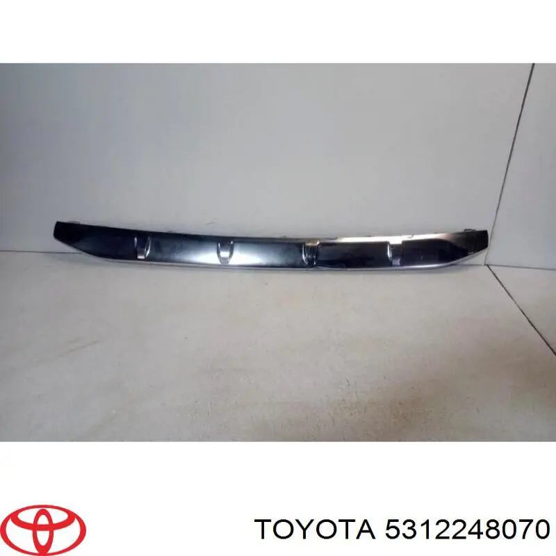 Compre 5312248070 Toyota Moldura de grelha do radiador inferior