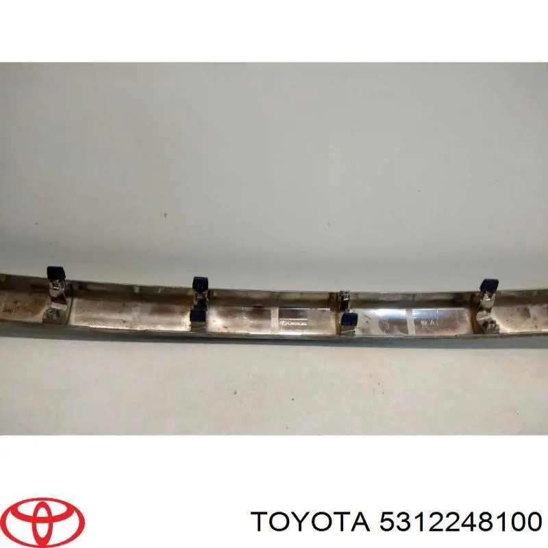 5312248100 Toyota Moldura de grelha do radiador inferior