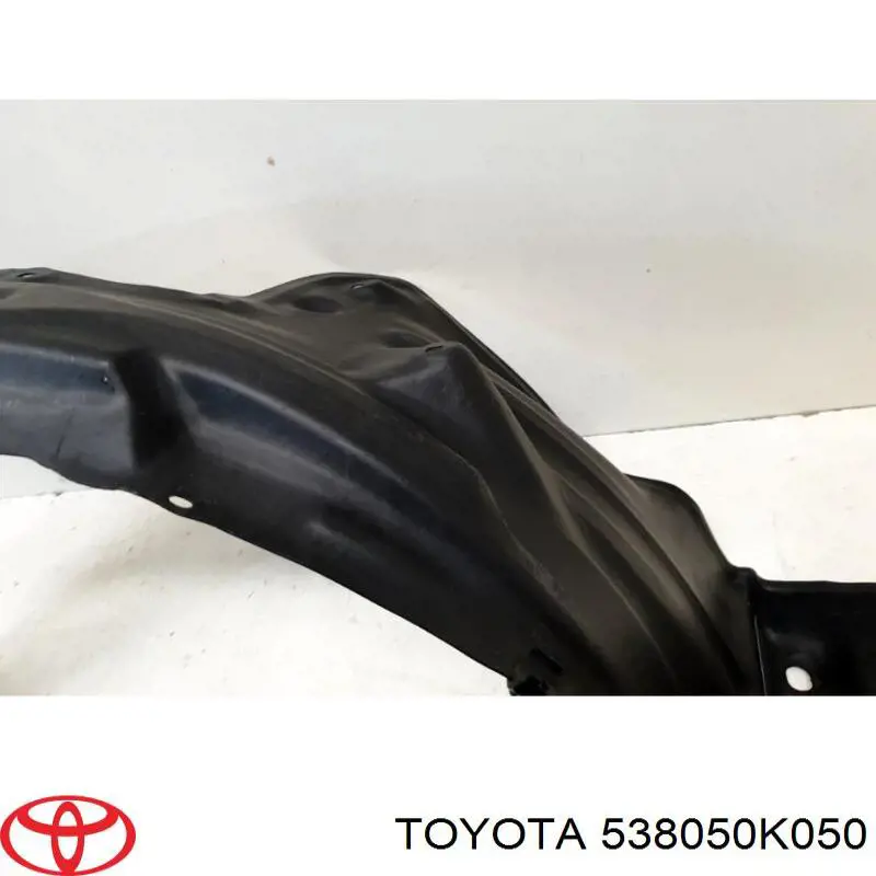 538050K050 Toyota Guarda-barras direito do pára-lama dianteiro