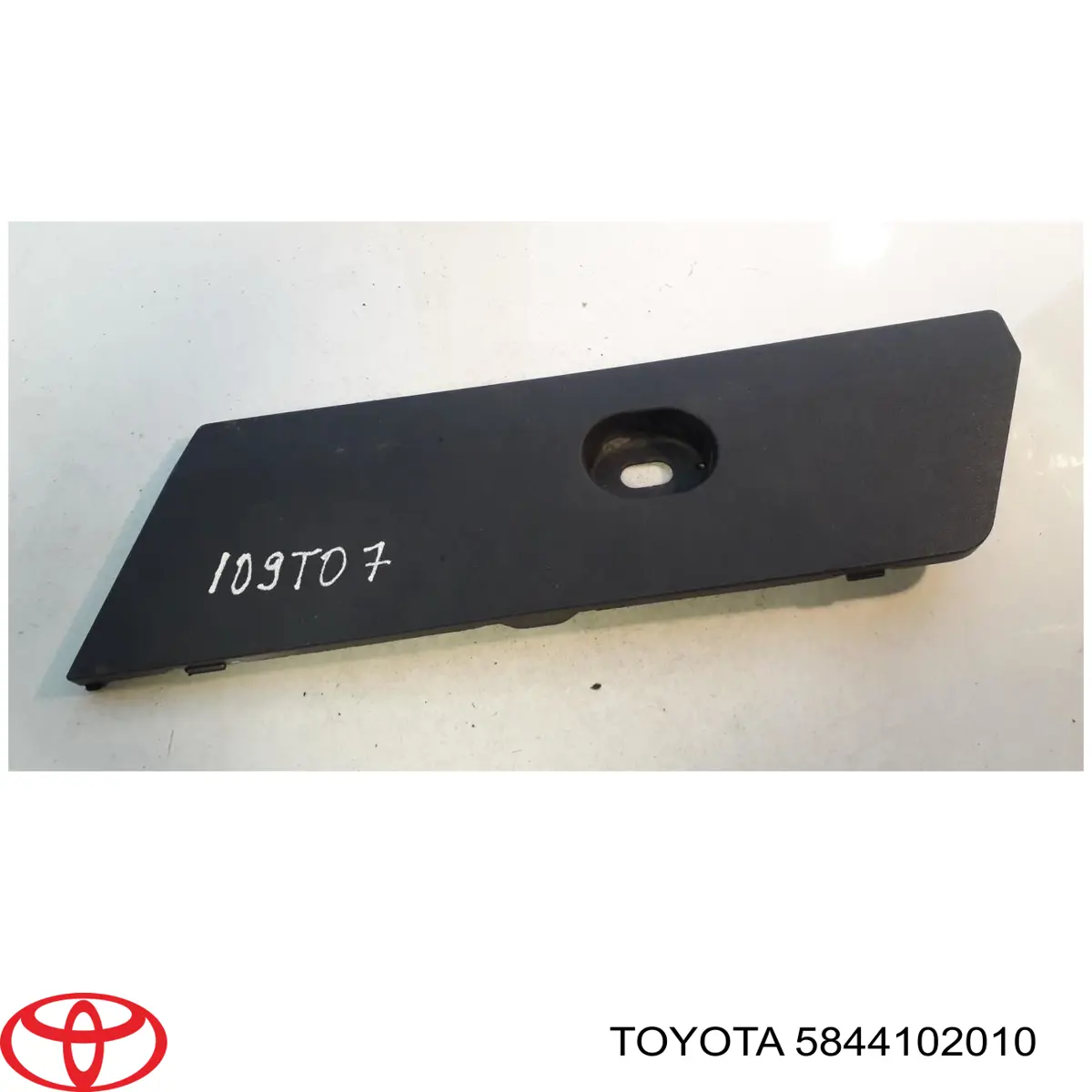 5844102010 Toyota 