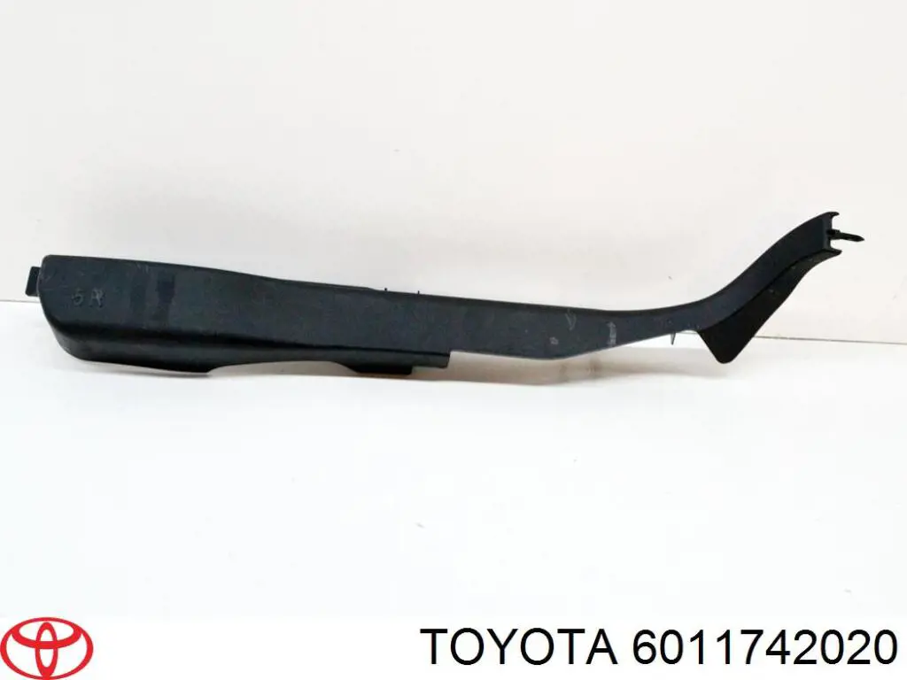 Compre 6011742020 Toyota Moldura do pára-lama dianteiro direito