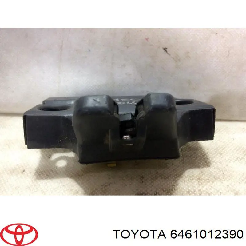 6461012390 Toyota Fecho de tampa de porta-malas (de 3ª/5ª porta traseira)