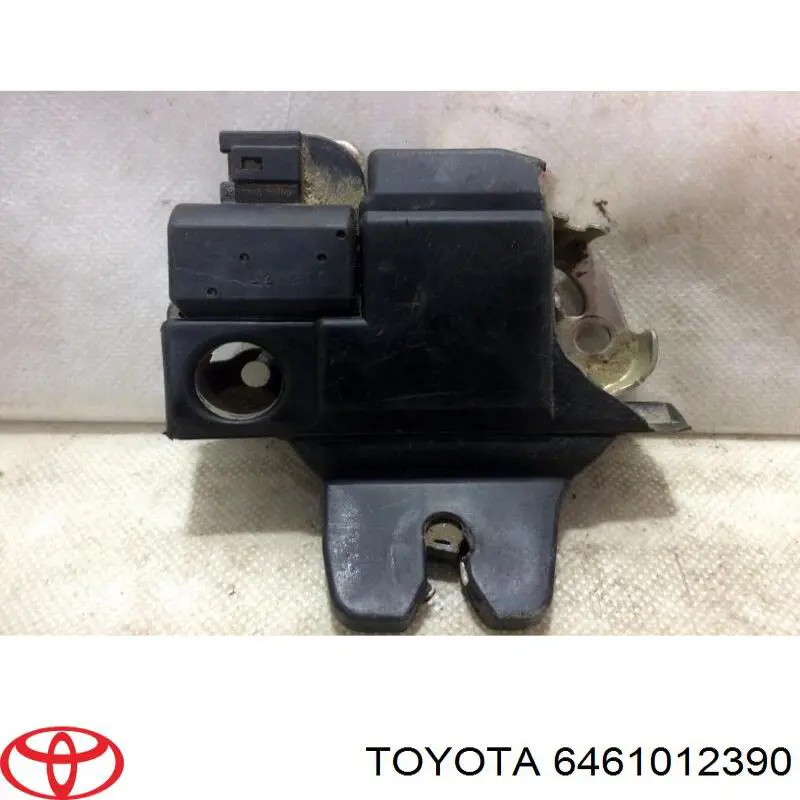 Fecho de tampa de porta-malas (de 3ª/5ª porta traseira) Toyota 6461012390 preço, a partir de 37,25 USD