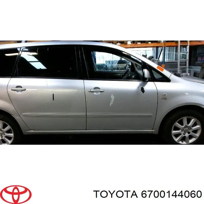 6700144060 Toyota Porta dianteira direita