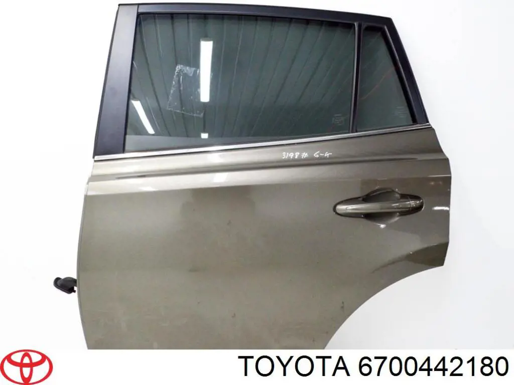 670040R110 Toyota Porta traseira esquerda