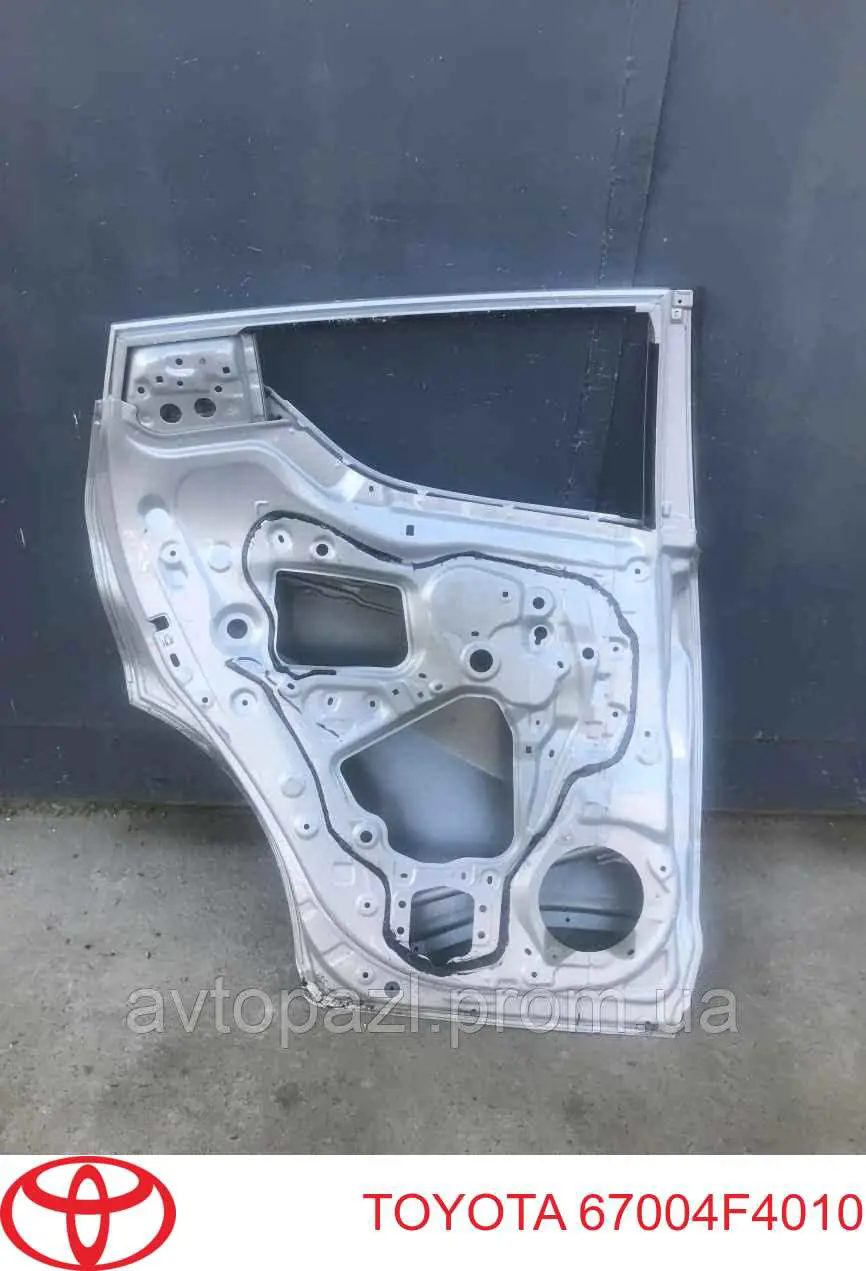 67004F4010 Toyota Porta traseira esquerda