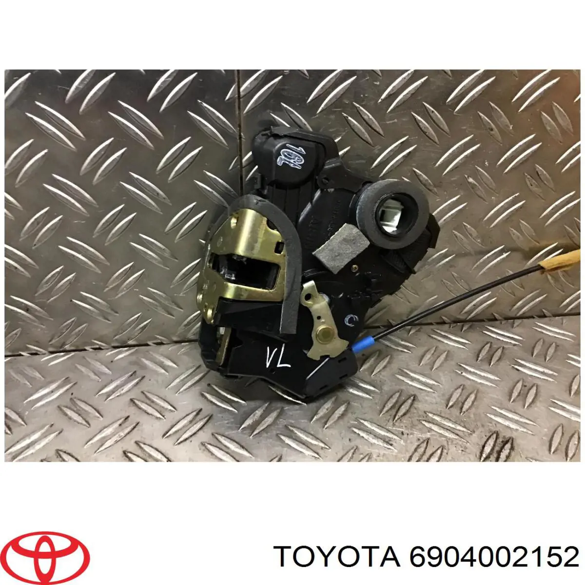 6904002152 Toyota Fecho da porta dianteira esquerda