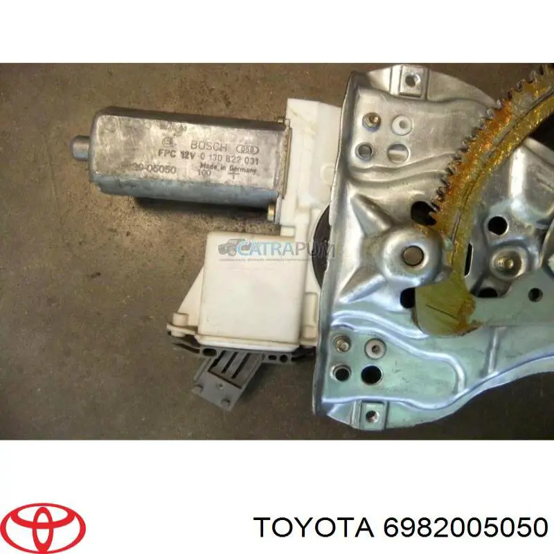 Compre 6982005050 Toyota Mecanismo de acionamento de vidro da porta dianteira esquerda
