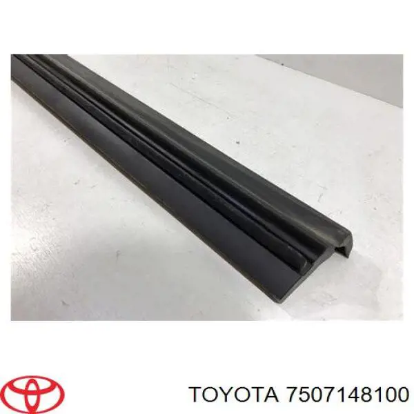 7507148100 Toyota Moldura da porta dianteira direita