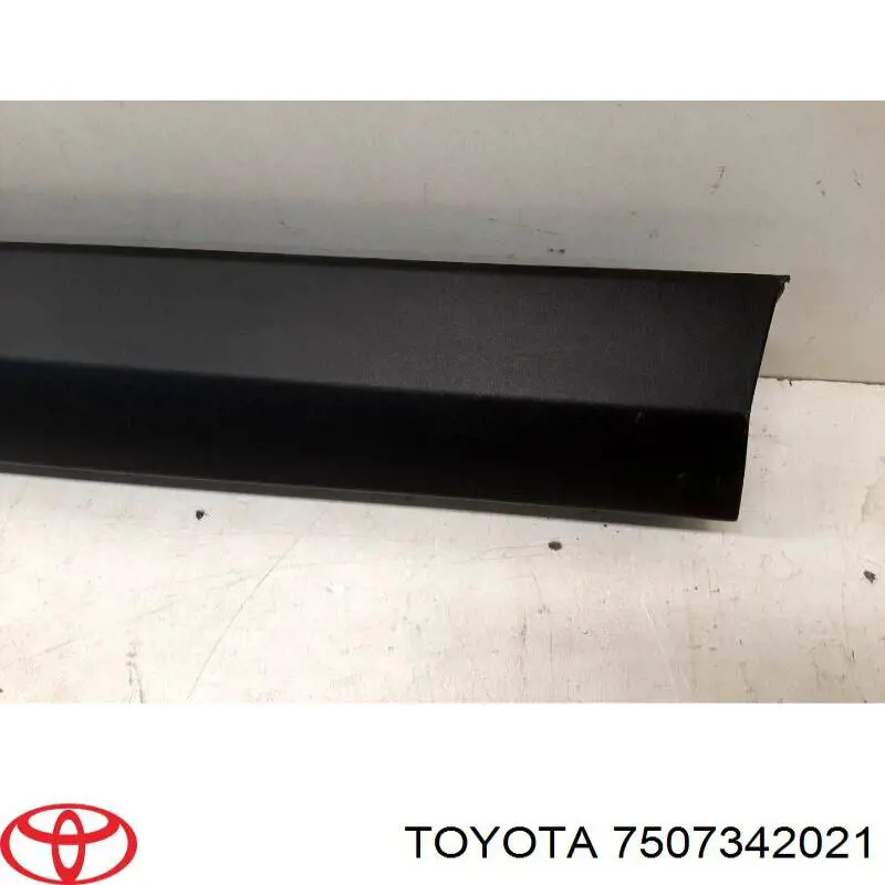 7507342021 Toyota Moldura da porta dianteira direita inferior