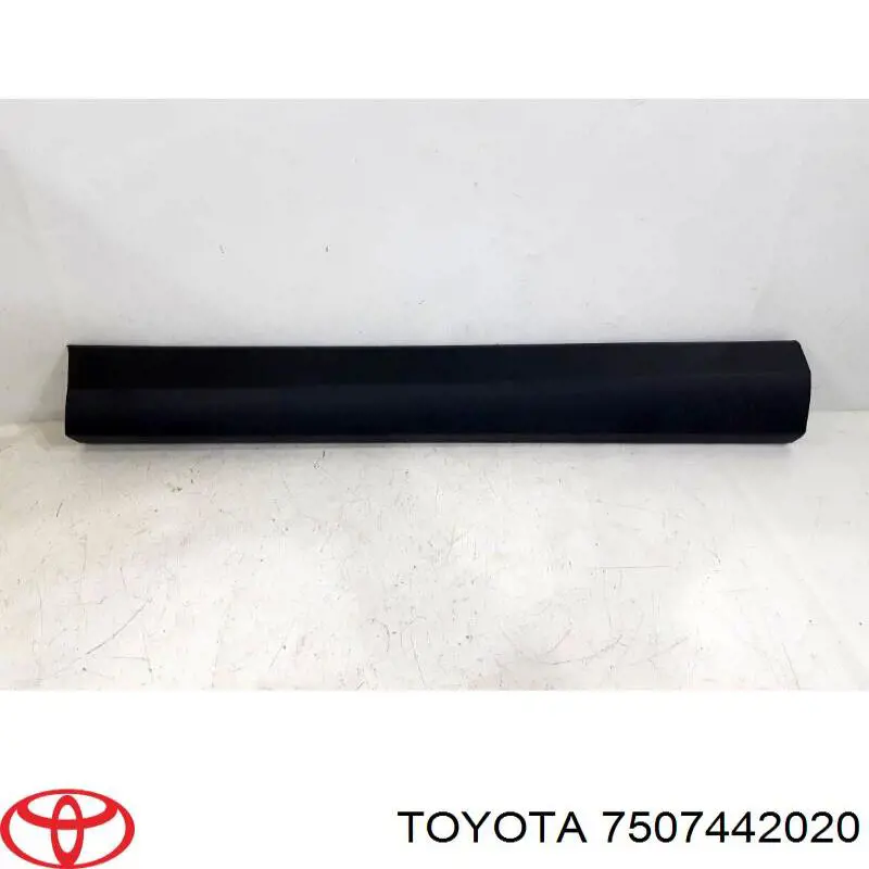 7507442020 Toyota Moldura da porta dianteira esquerda inferior