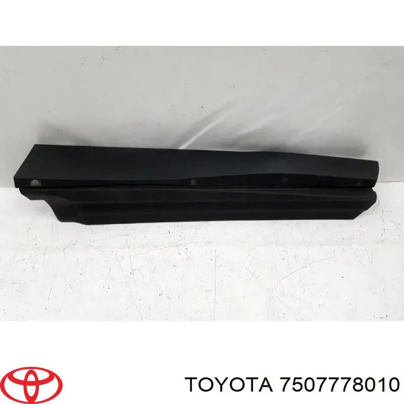 7507778010 Toyota Moldura da porta traseira direita inferior