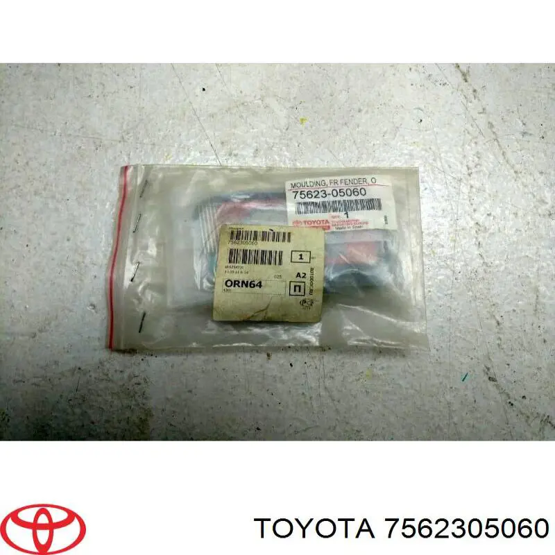 7562305060 Toyota Moldura do pára-lama dianteiro direito
