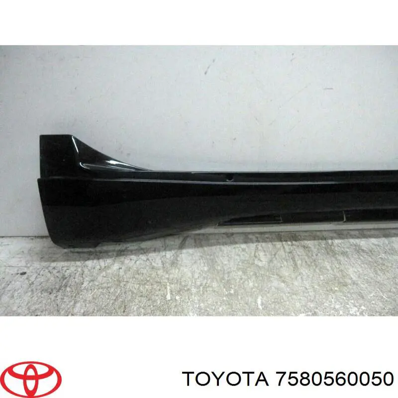 Compre 7580560050 Toyota Placa sobreposta (moldura) externa direita de acesso