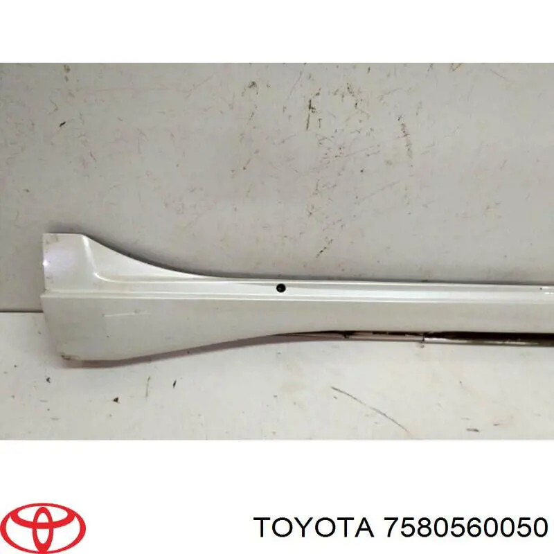 Placa sobreposta (moldura) externa direita de acesso Toyota 7580560050 preço, a partir de 338,81 USD