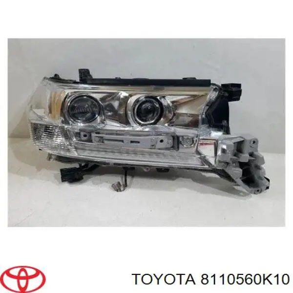 8110560K10 Toyota Luz direita