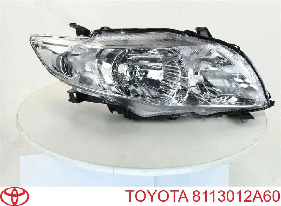 8113012A60 Toyota Luz direita