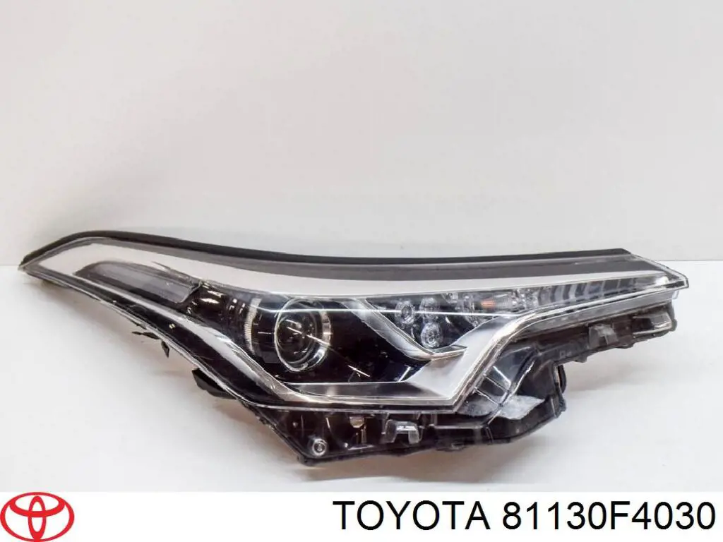 81130F4030 Toyota Luz direita