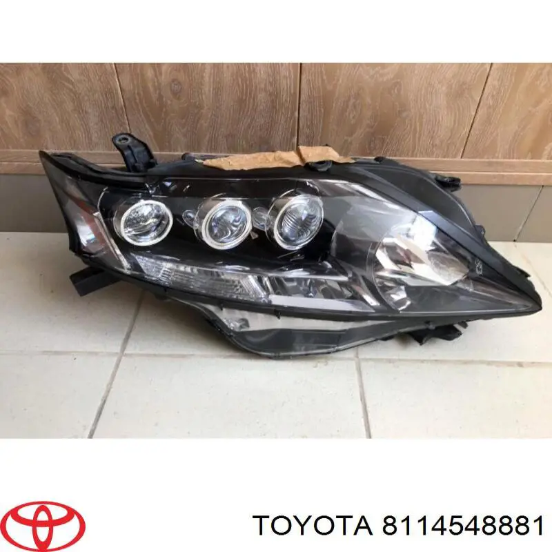 8114548881 Toyota Luz direita