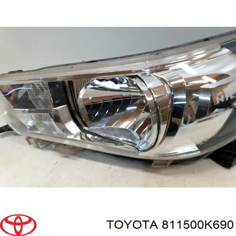 811500K690 Toyota Luz esquerda