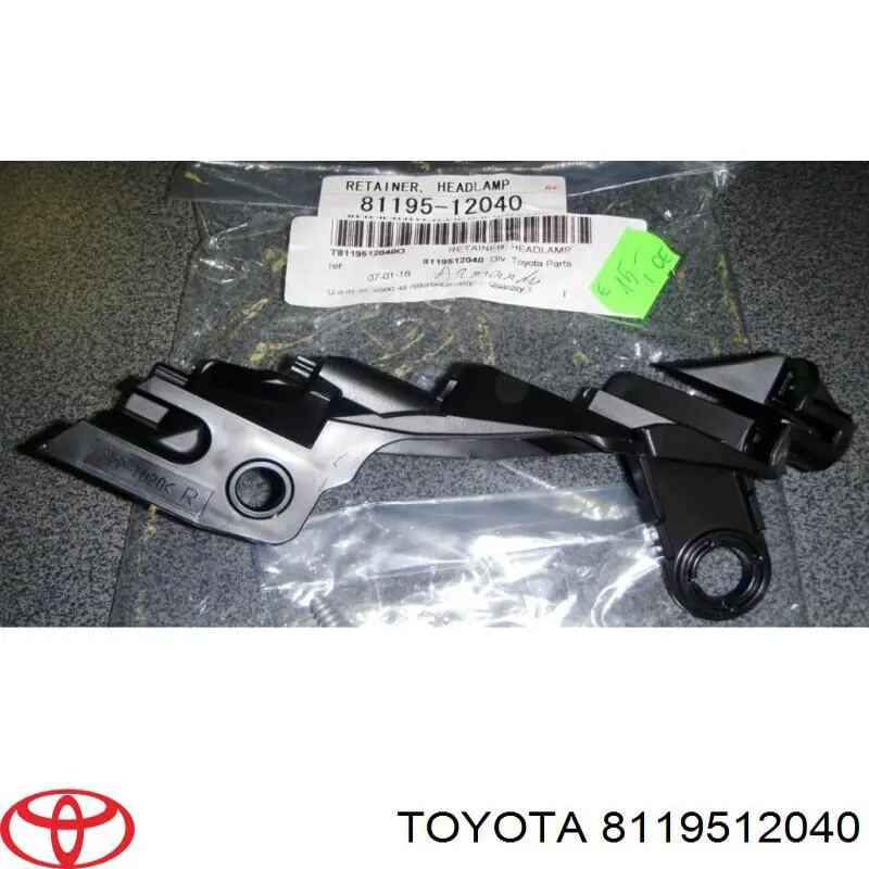 Consola (adaptador) de fixação da luz dianteira direita Toyota 8119512040 preço, a partir de 32,96 USD