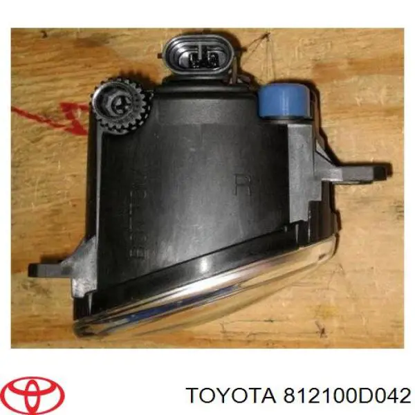 812100D042 Toyota Luzes de nevoeiro direitas