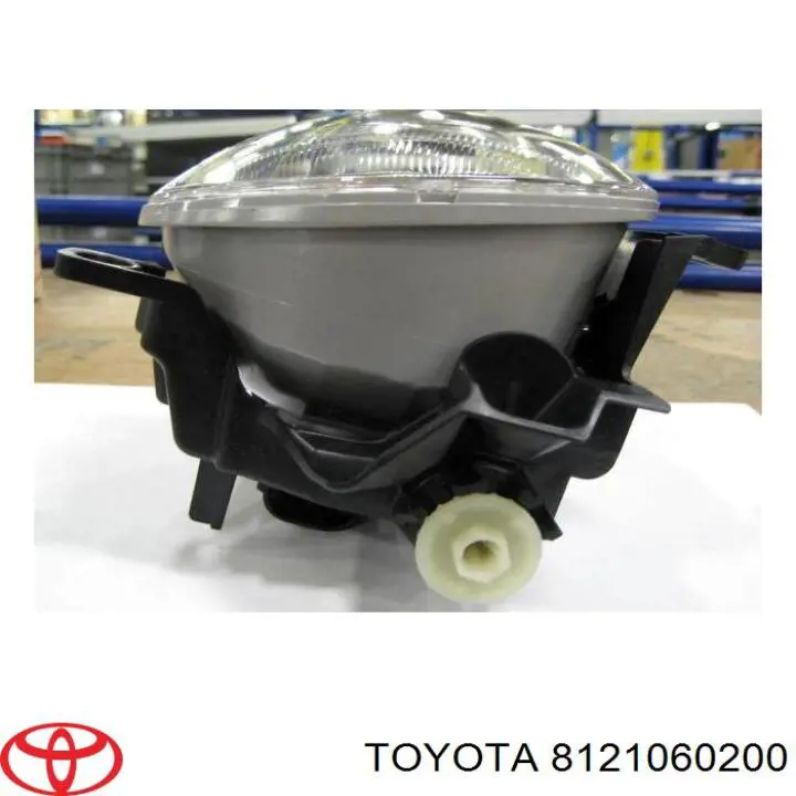 Compre 8121060200 Toyota Luzes de nevoeiro direitas