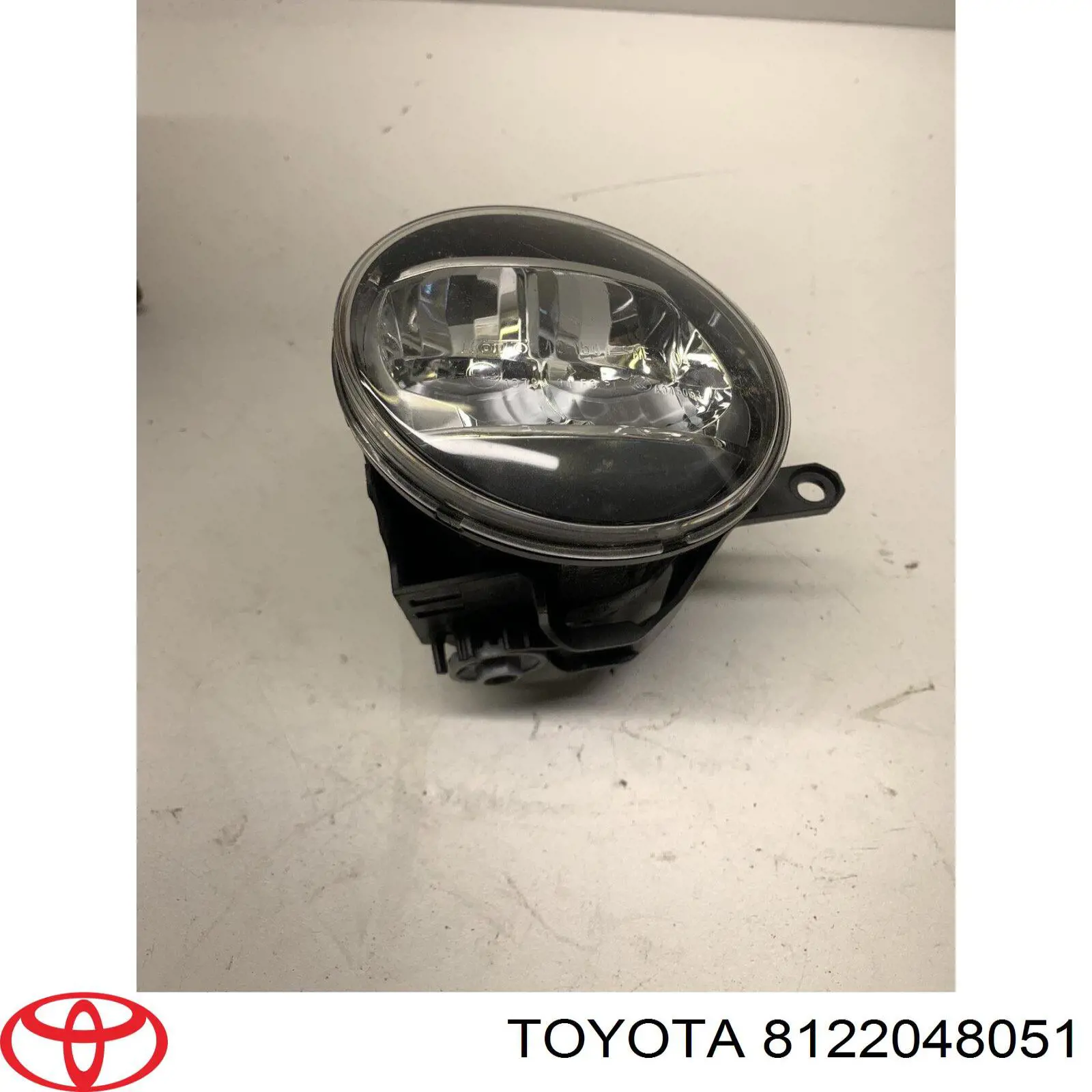 Compre 8122048051 Toyota Luzes de nevoeiro esquerdas
