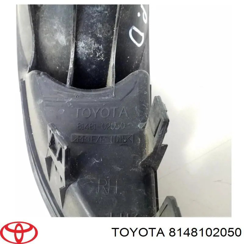Compre 8148102050 Toyota Tampão (grelha) das luzes de nevoeiro do pára-choque dianteiro direito