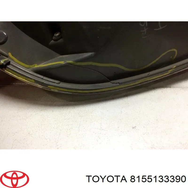 Compre 8155133390 Toyota Lanterna traseira direita