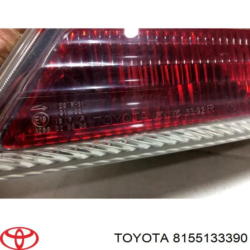 8155133390 Toyota Lanterna traseira direita