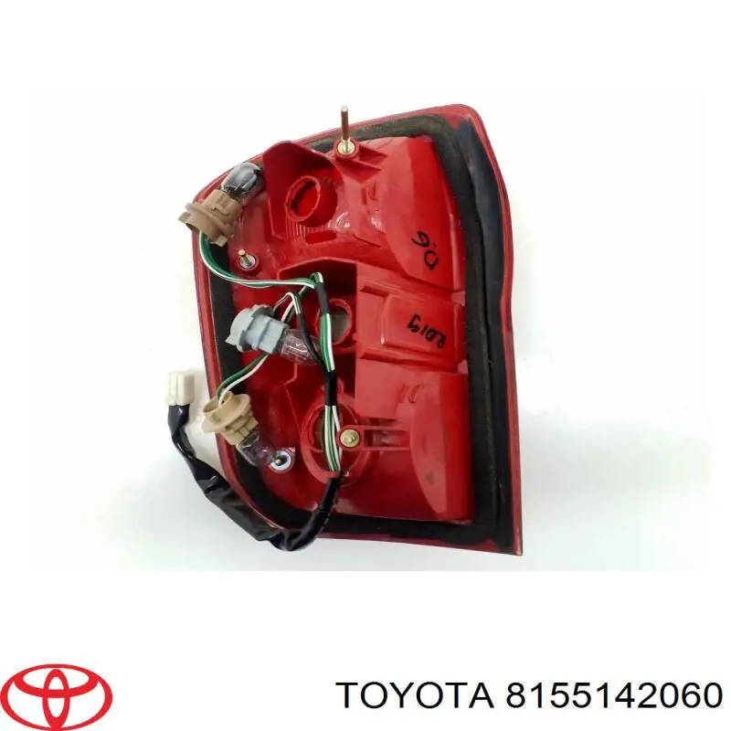 Compre 8155142060 Toyota Lanterna traseira direita