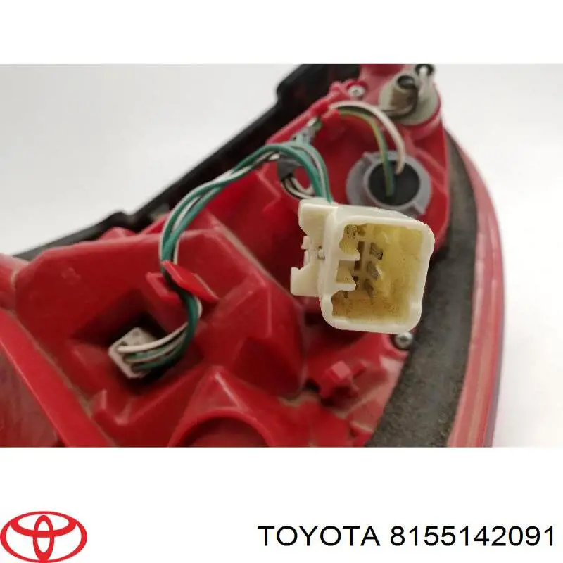 Compre 8155142091 Toyota Lanterna traseira direita