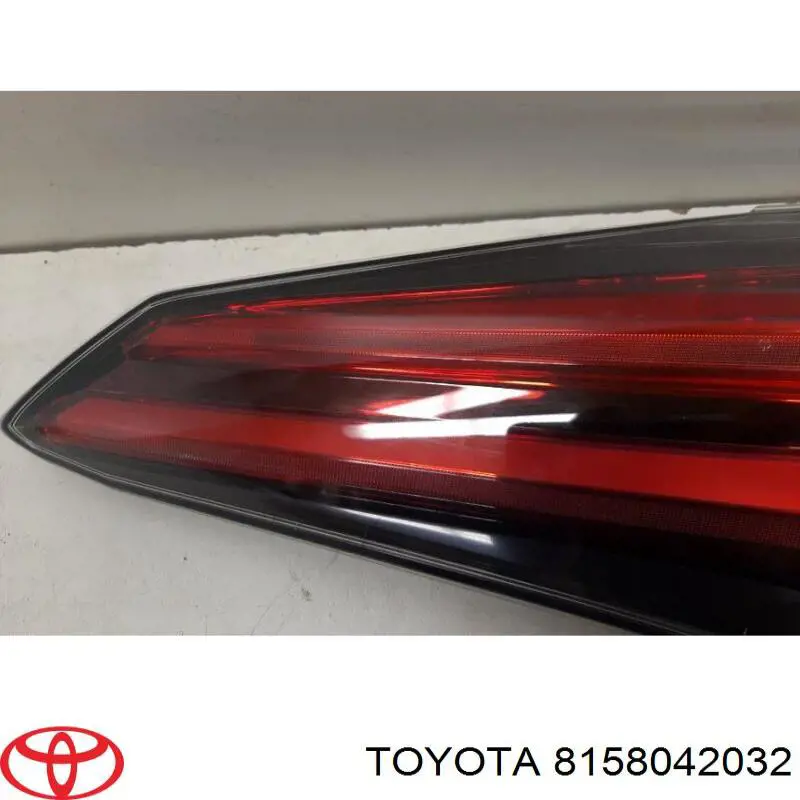 Compre 8158042032 Toyota Lanterna traseira direita interna