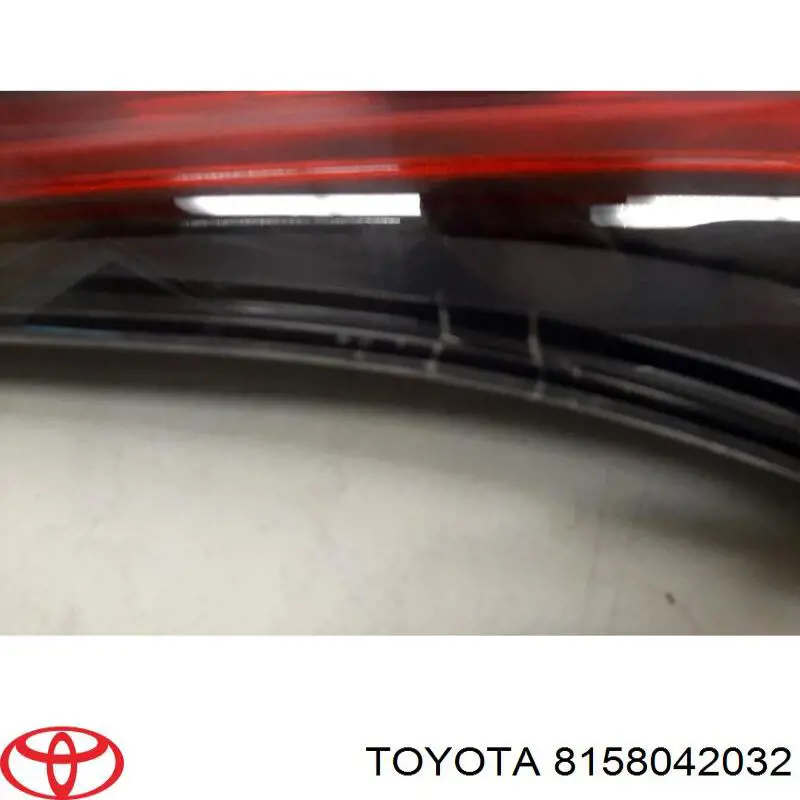 Lanterna traseira direita interna 8158042032 Toyota