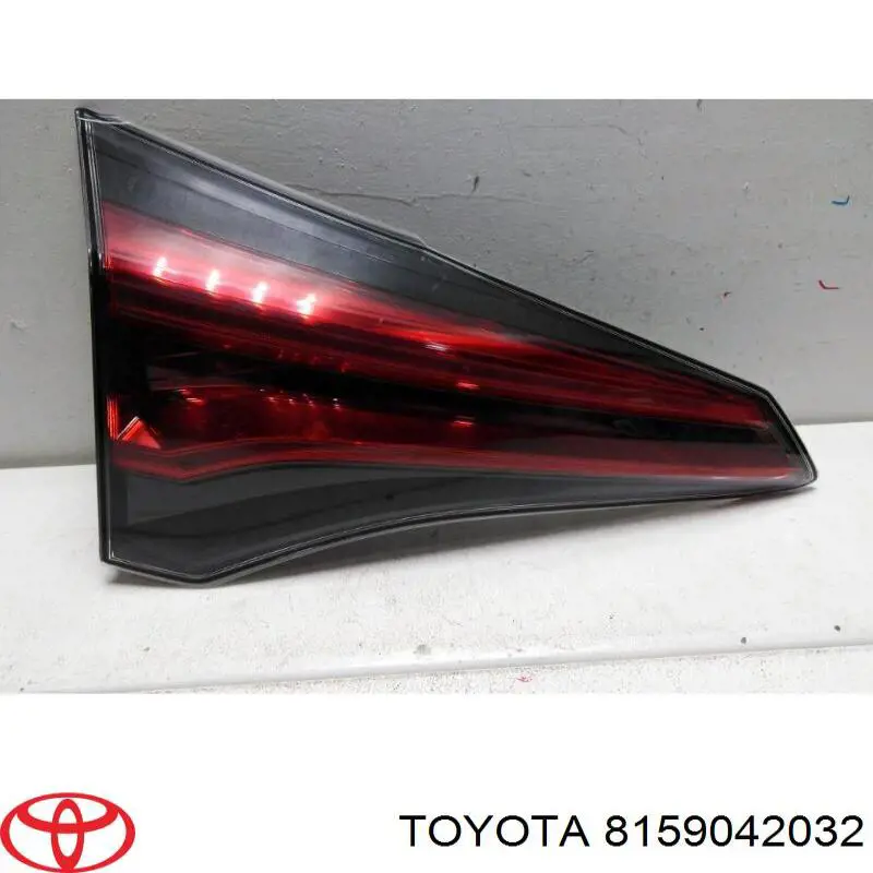8159042032 Toyota Lanterna traseira esquerda interna