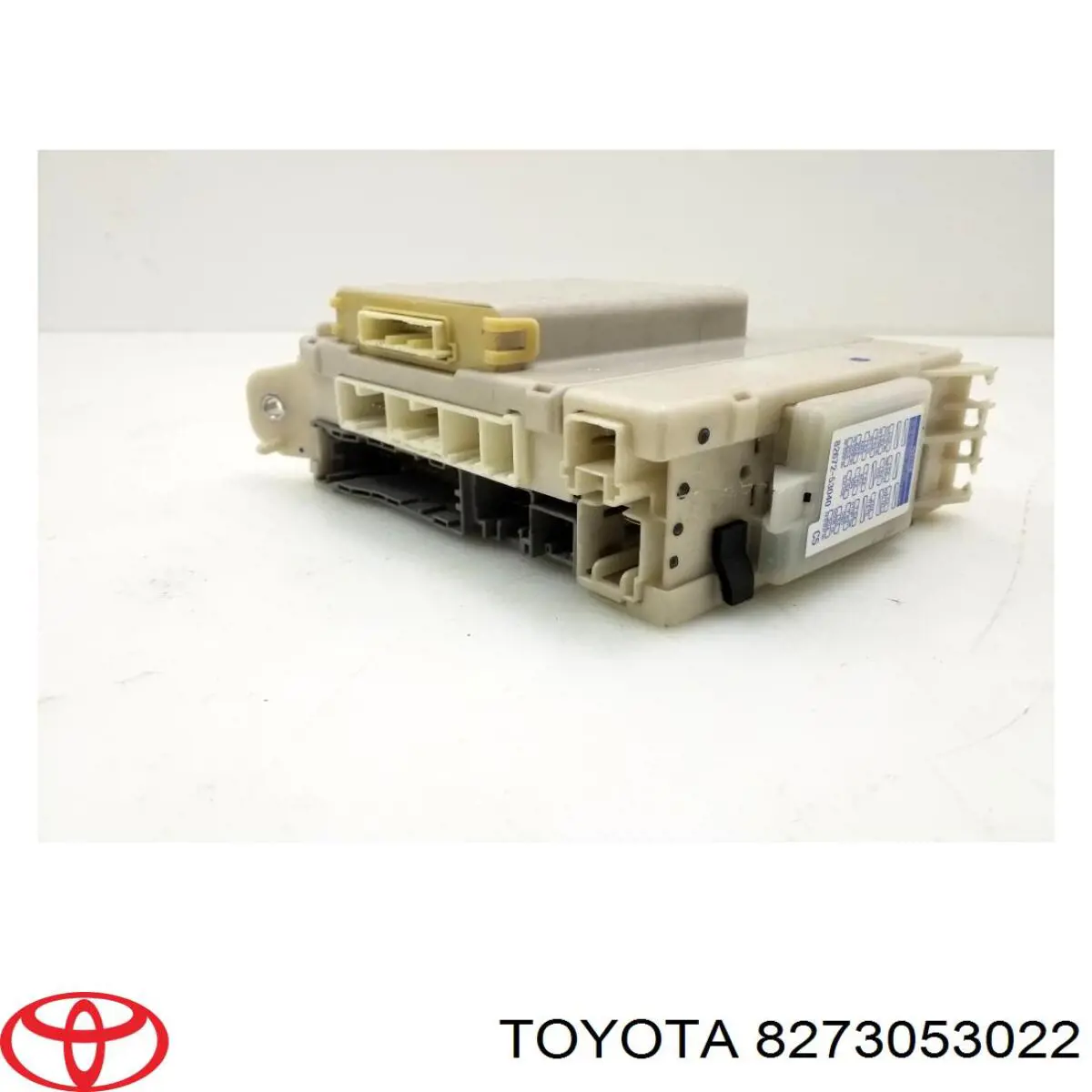 8267253040 Toyota 