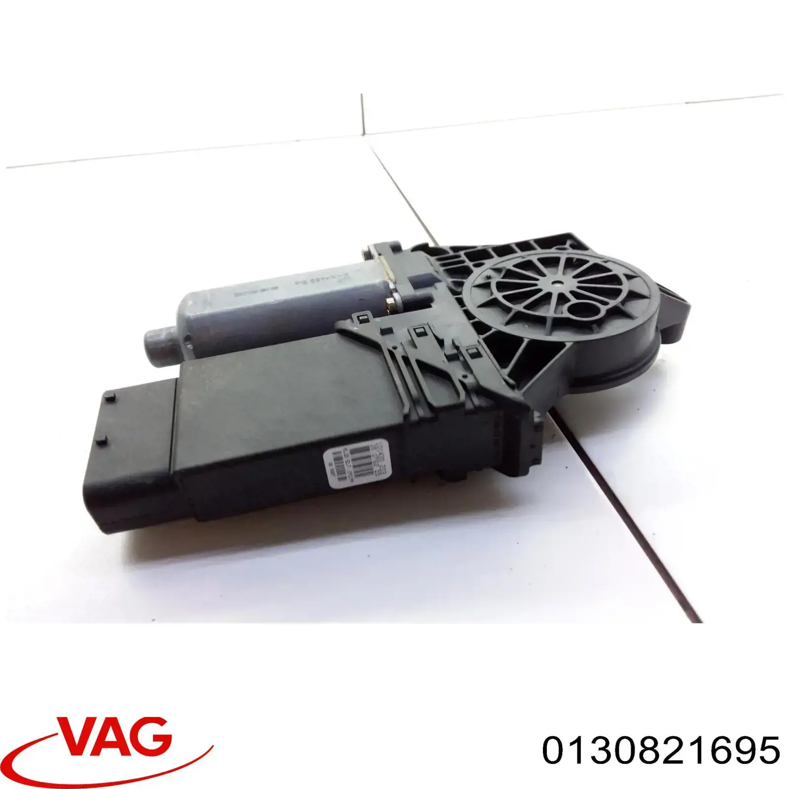 Motor de acionamento de vidro da porta dianteira esquerda VAG 0130821695 preço, a partir de 59,59 USD
