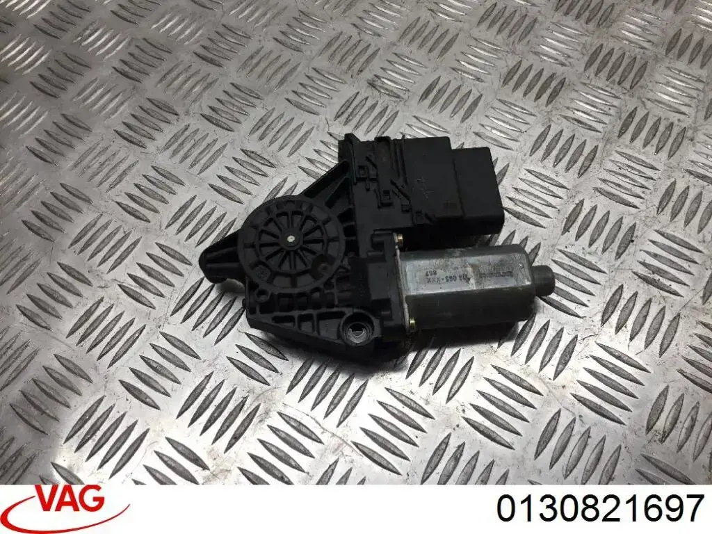 Compre 0130821697 VAG Motor de acionamento de vidro da porta traseira esquerda