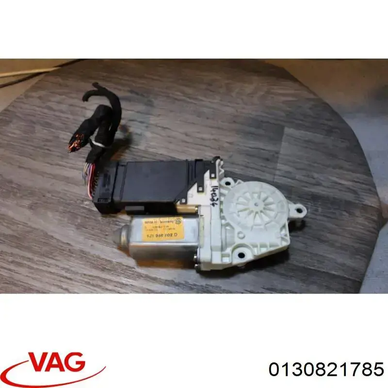 0130821785 VAG Motor de acionamento de vidro da porta traseira direita