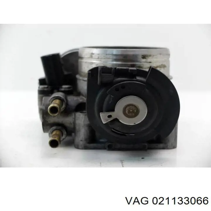 021133066 VAG Válvula de borboleta montada