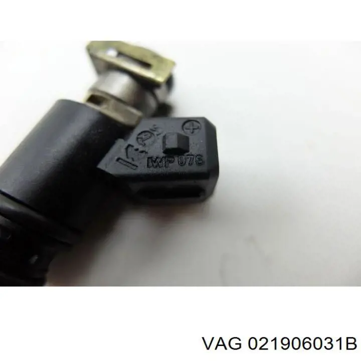Compre 021906031B VAG Injetor de injeção de combustível